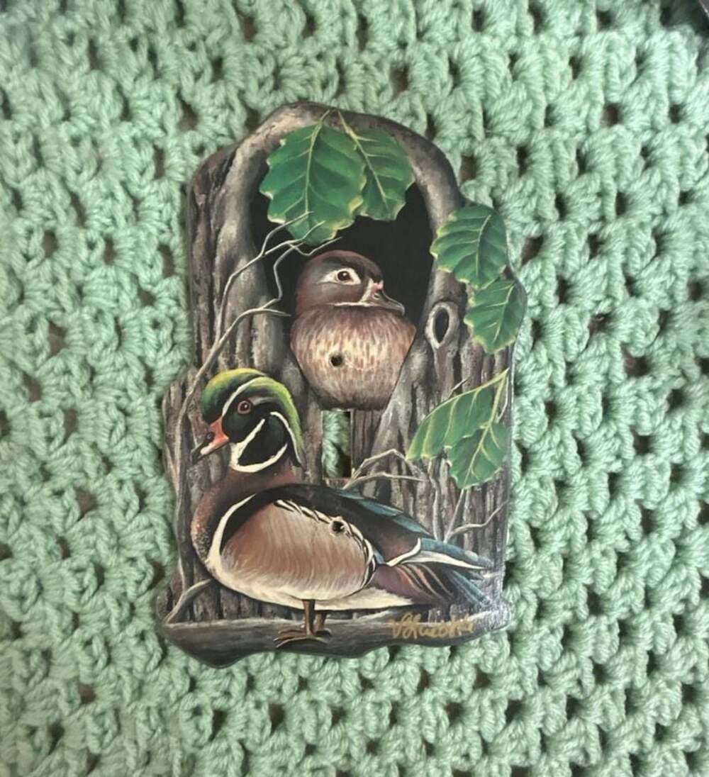 Vintage HandPainted Wooden Wood Duck Single Toggle Light Switch Wall Plate Cover